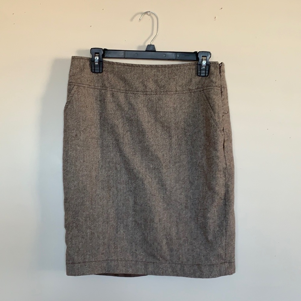 Skirt with side pockets